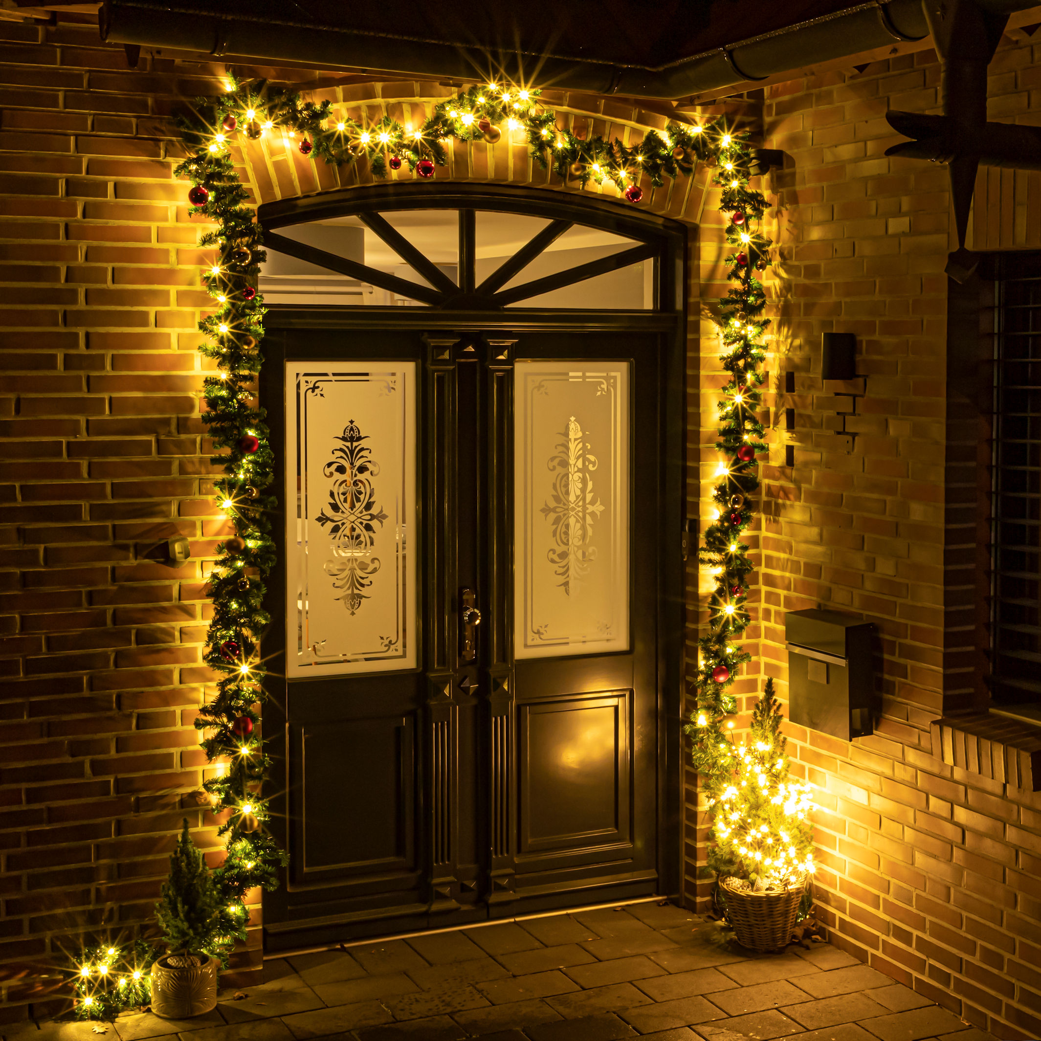 Weihnachtsgirlande Mit Beleuchtung 5m 5m Weihnachtsgirlande Mit Schnee & LEDs - Wetterfeste Deko Für Innen Und Außen Weihnachtsdeko Mit Beleuchtung